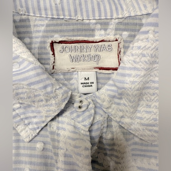Johnny Was Workshop Flore Seersucker Embroidered Button Down Top Blue/White M - Picture 5 of 8